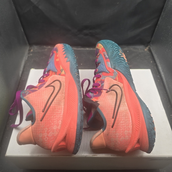 Nike Multicolor Athletic Sneakers with Pink Laces main image 7